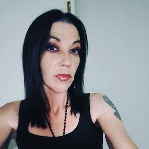 Meet your Posher, Leslie